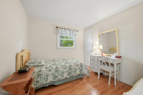32 Crestwood Avenue Nutley NJ 07110
