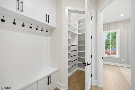 20 Hampton Terrace Livingston NJ 07039