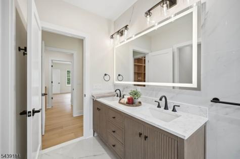 20 Hampton Terrace Livingston NJ 07039