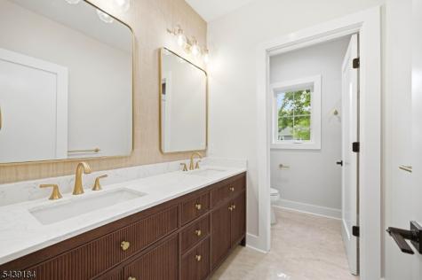 20 Hampton Terrace Livingston NJ 07039
