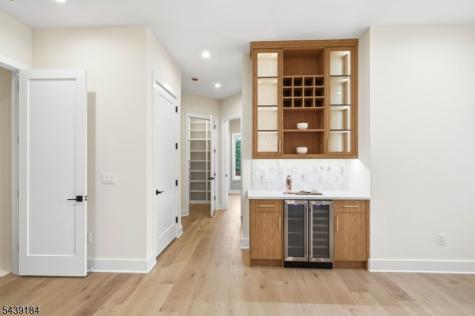 20 Hampton Terrace Livingston NJ 07039