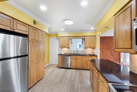 24 Fleetwood Drive Rockaway NJ 07866