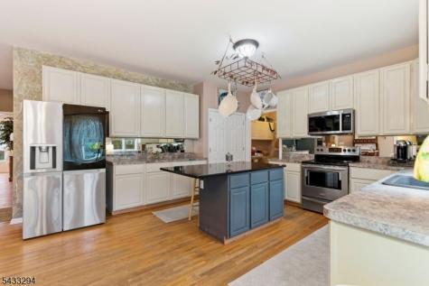 15 Mountainview Drive Green NJ 07821