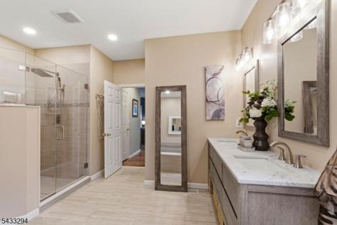 15 Mountainview Drive Green NJ 07821