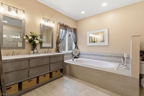 15 Mountainview Drive Green NJ 07821
