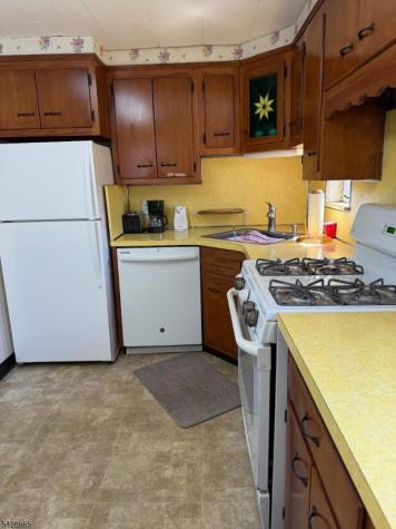 274 Schepis Avenue Saddle Brook NJ 07663