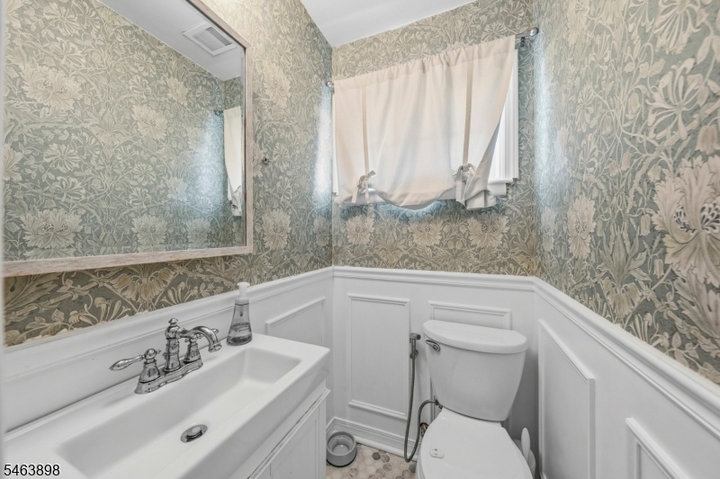 17 Patrick Street Carteret NJ 07008