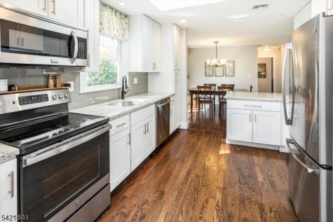 4 Valley View Road Chester NJ 07930