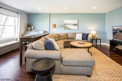 4 Valley View Road Chester NJ 07930