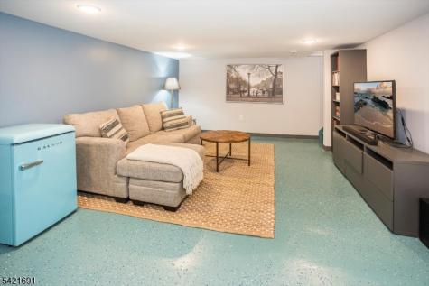 4 Valley View Road Chester NJ 07930