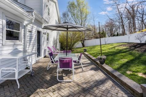 4 Valley View Road Chester NJ 07930