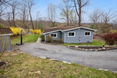 10 Laurel Trail Kinnelon NJ 07405