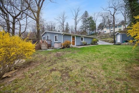 10 Laurel Trail Kinnelon NJ 07405