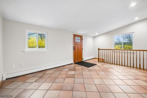 10 Laurel Trail Kinnelon NJ 07405