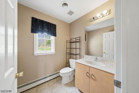 911 Upper Drive Stillwater NJ 07860