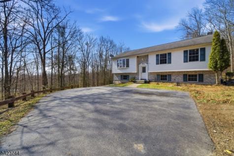 911 Upper Drive Stillwater NJ 07860