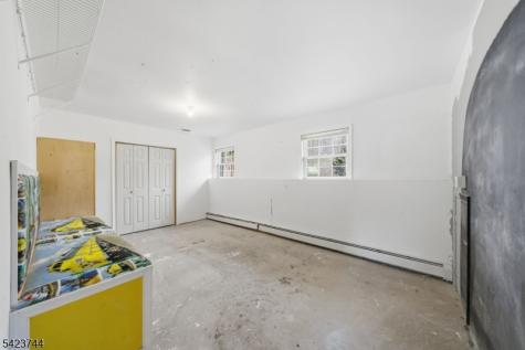 911 Upper Drive Stillwater NJ 07860