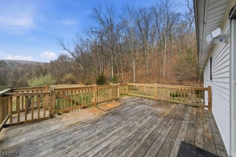 911 Upper Drive Stillwater NJ 07860