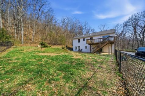 911 Upper Drive Stillwater NJ 07860