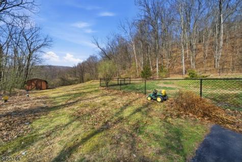 911 Upper Drive Stillwater NJ 07860