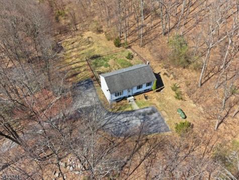 911 Upper Drive Stillwater NJ 07860