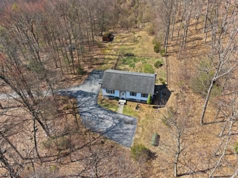 911 Upper Drive Stillwater NJ 07860
