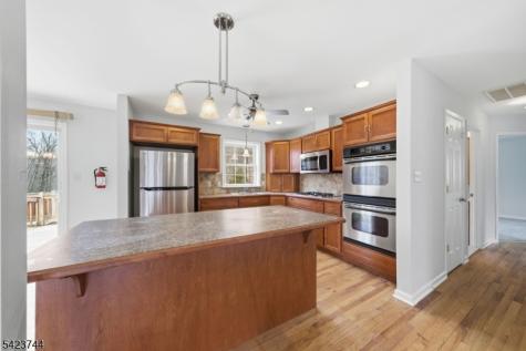 911 Upper Drive Stillwater NJ 07860