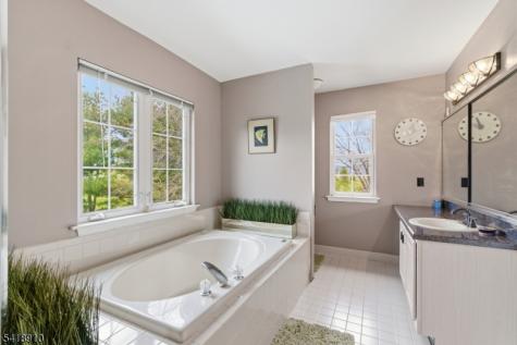 25 Leah Lane Greenwich NJ 08886