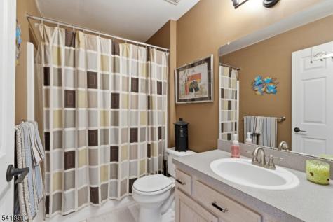 25 Leah Lane Greenwich NJ 08886