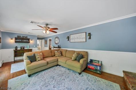 44 Nestlingwood Drive Washington NJ 07853