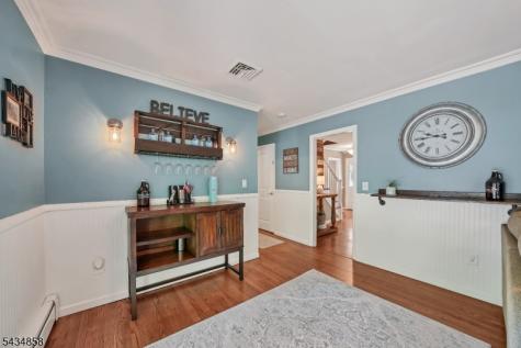 44 Nestlingwood Drive Washington NJ 07853