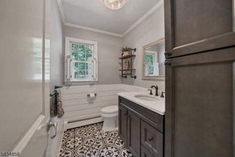 44 Nestlingwood Drive Washington NJ 07853