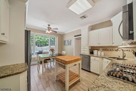 44 Nestlingwood Drive Washington NJ 07853