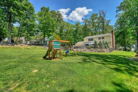 44 Nestlingwood Drive Washington NJ 07853