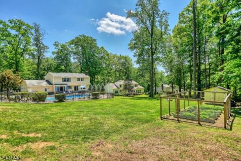 44 Nestlingwood Drive Washington NJ 07853