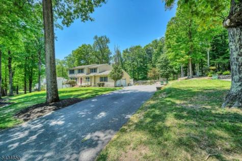 44 Nestlingwood Drive Washington NJ 07853
