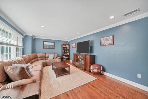 44 Nestlingwood Drive Washington NJ 07853