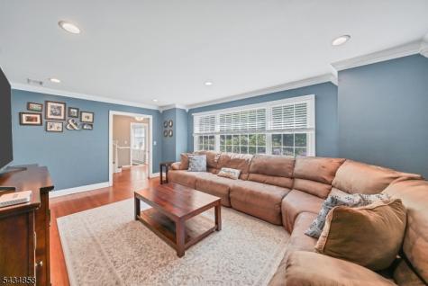 44 Nestlingwood Drive Washington NJ 07853