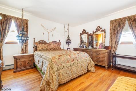 27 Bartsch Avenue Woodland Park NJ 07424