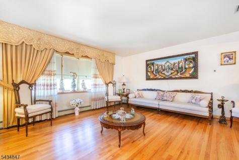 27 Bartsch Avenue Woodland Park NJ 07424