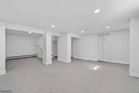 182 N Maple Avenue East Orange NJ 07017