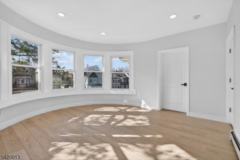 182 N Maple Avenue East Orange NJ 07017