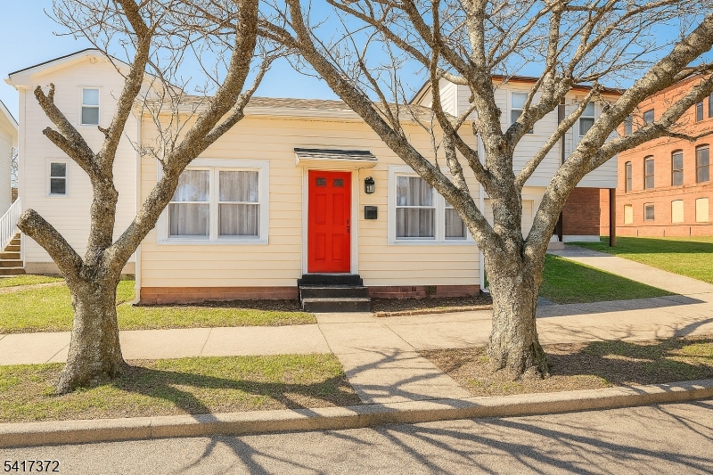 31 Kossuth Street Haledon NJ 07508