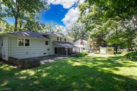 35 Rock Road West Green Brook NJ 08812