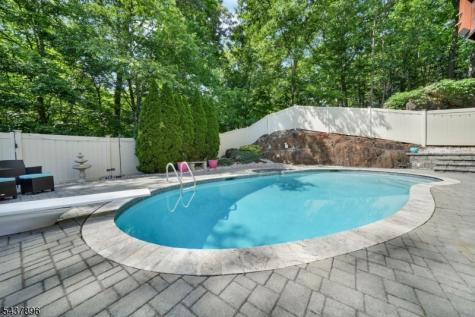 72 Agawam Drive Wayne NJ 07470