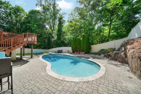 72 Agawam Drive Wayne NJ 07470