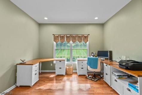 10 Berkshire Way Holland NJ 08848
