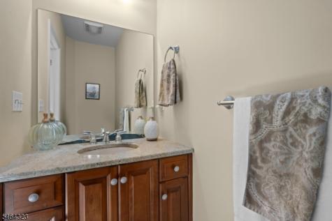 10 Berkshire Way Holland NJ 08848