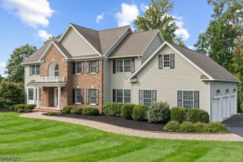 10 Berkshire Way Holland NJ 08848