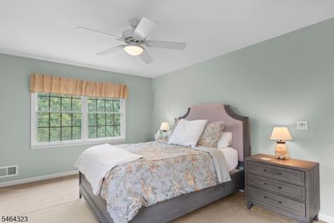10 Berkshire Way Holland NJ 08848